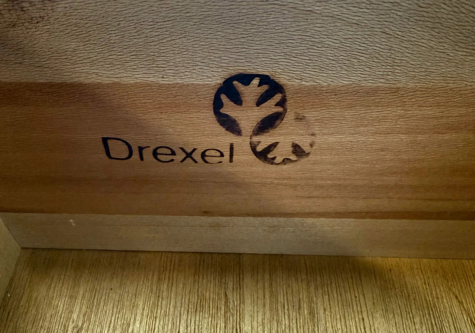 Drexel Heritage Accolade End Table / Nightstand - 9