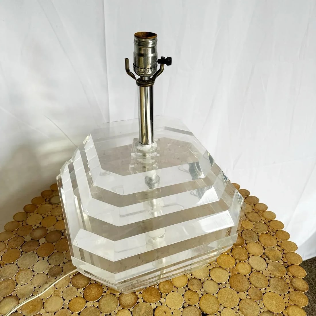 Postmodern Chunky Stacked Lucite Table Lamp - 4