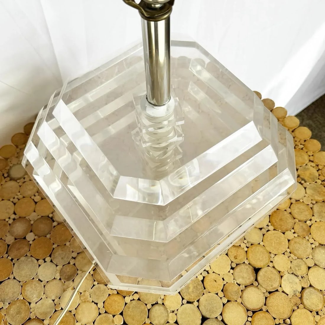 Postmodern Chunky Stacked Lucite Table Lamp - 5