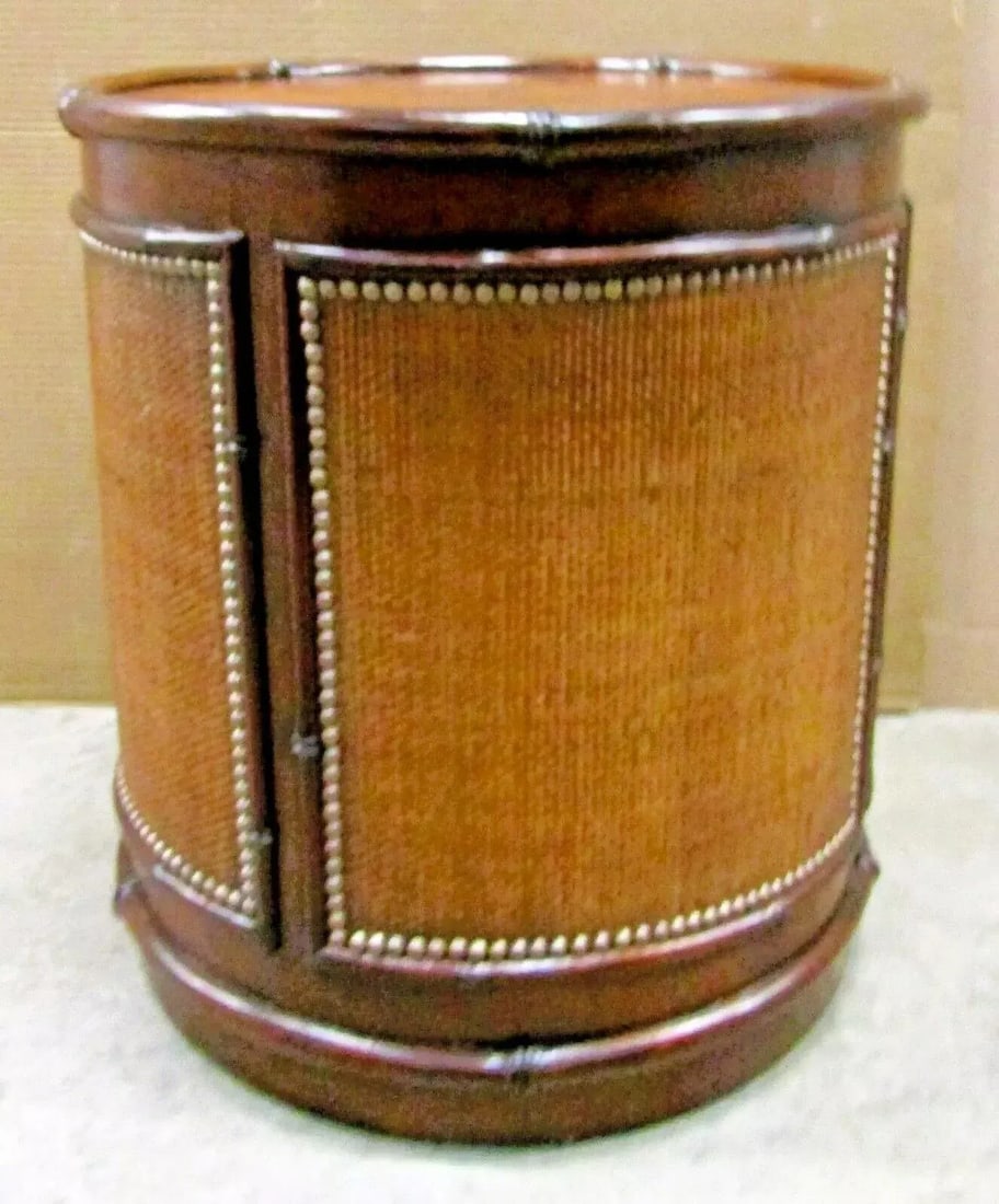 Matched Pair of Tommy Bahama Sandpiper Rattan Round Lamp Tables Side Tables 545-950 - 5
