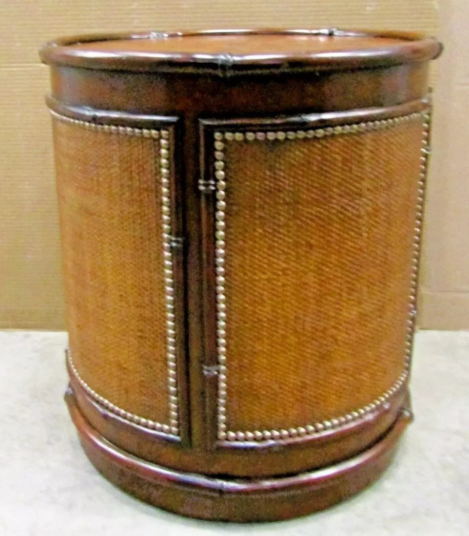 Matched Pair of Tommy Bahama Sandpiper Rattan Round Lamp Tables Side Tables 545-950 - 6