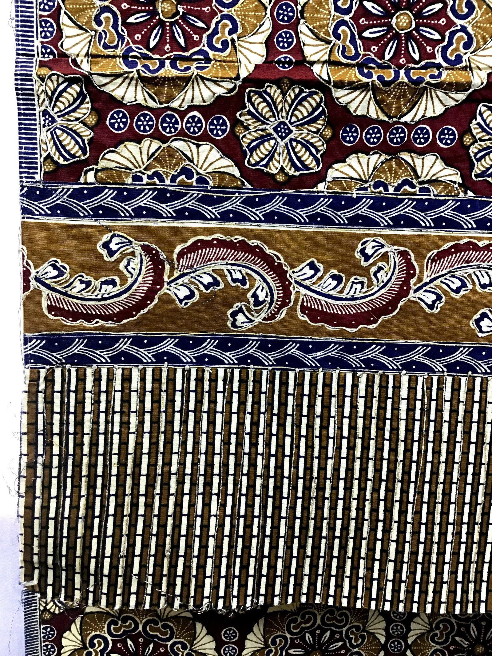 Vintage Indonesian Hand Woven Gold Wax Overprint Batik Textile - 4