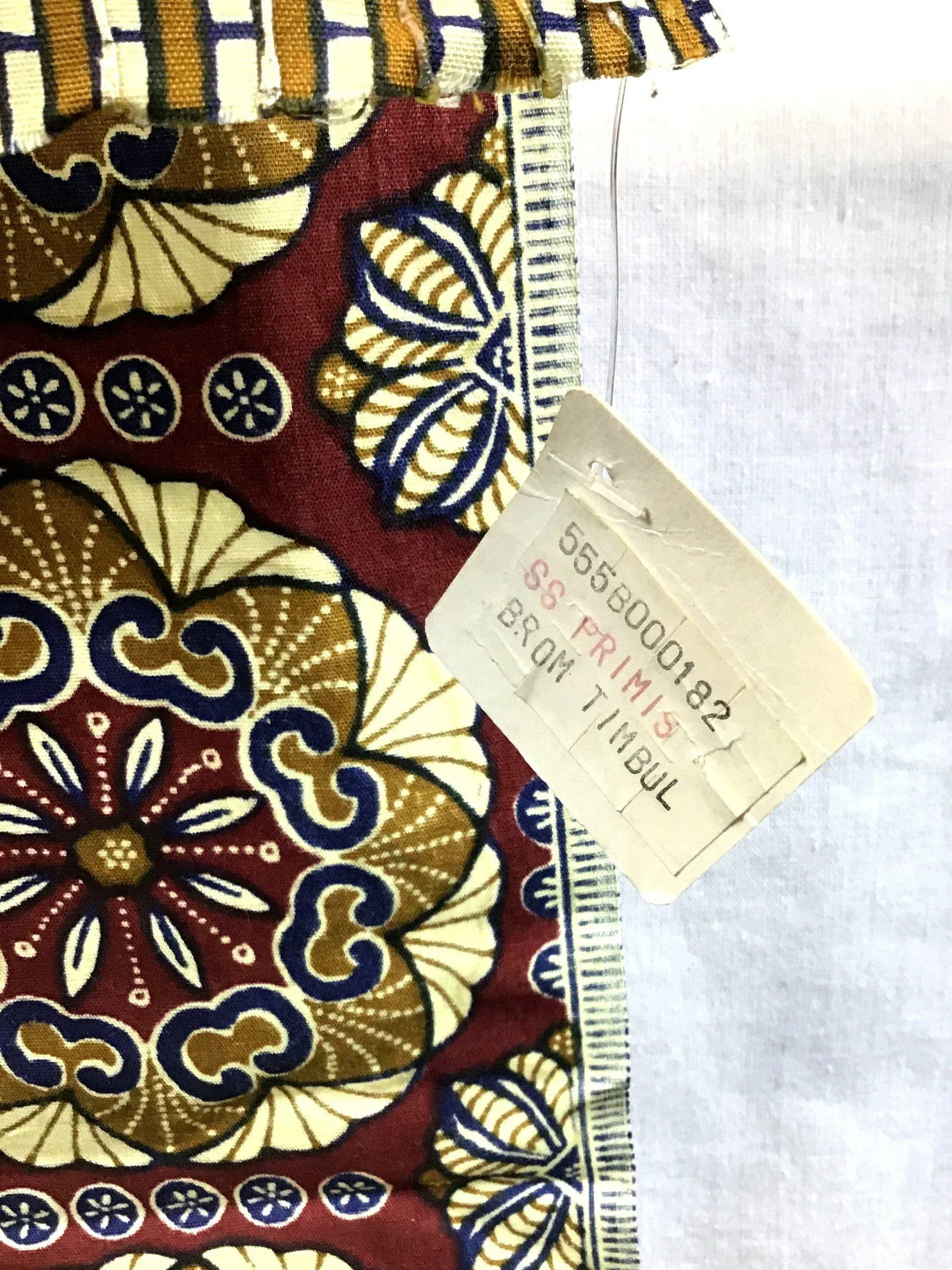 Vintage Indonesian Hand Woven Gold Wax Overprint Batik Textile - 7