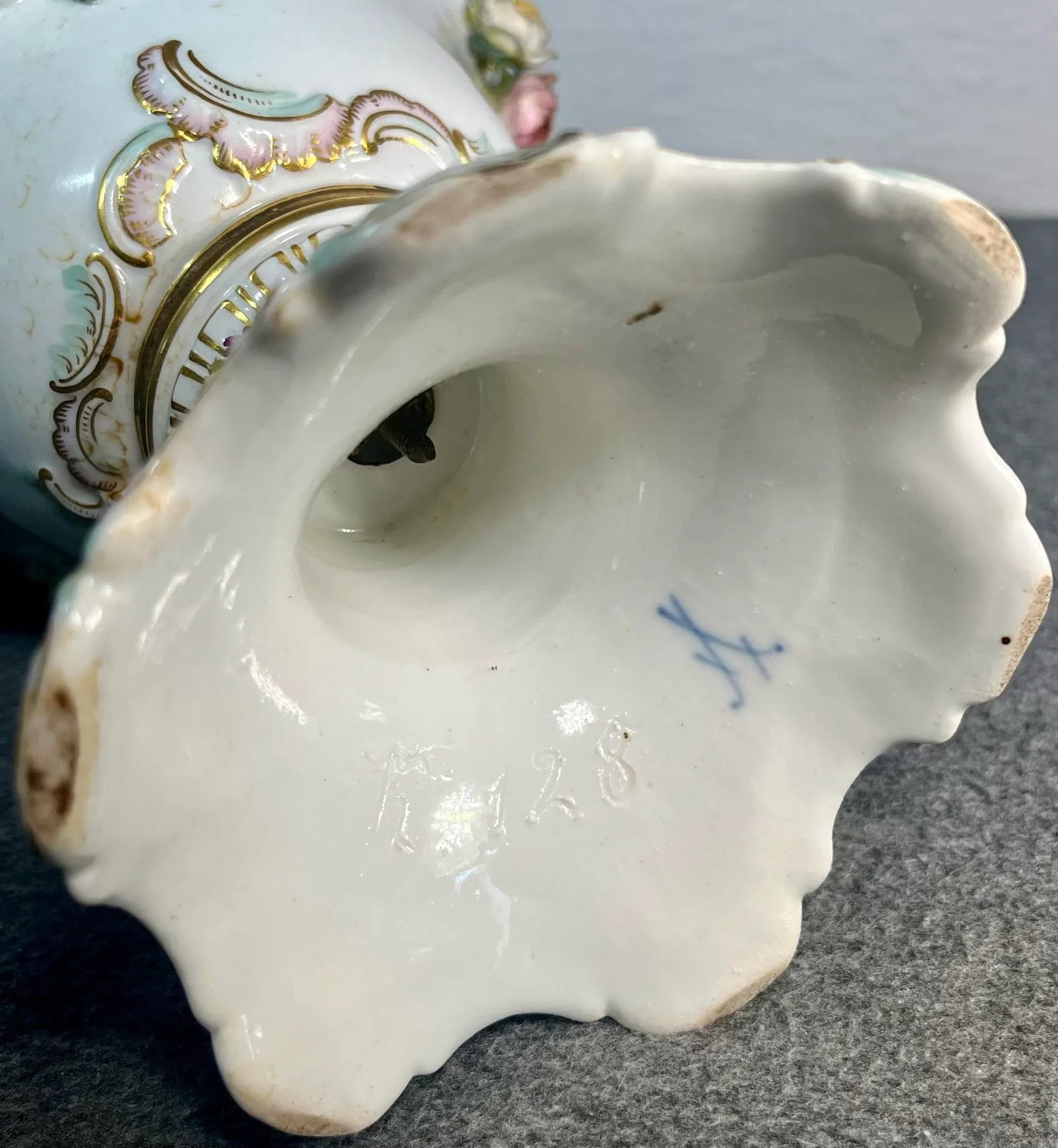 Antique Meissen Decorative Porcelain Handled Vase - 12