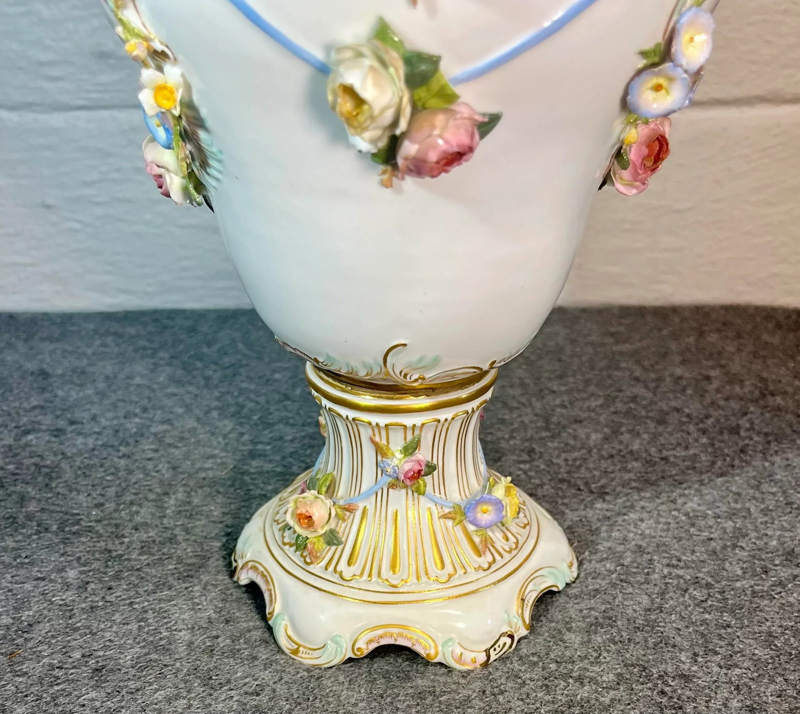 Antique Meissen Decorative Porcelain Handled Vase - 5