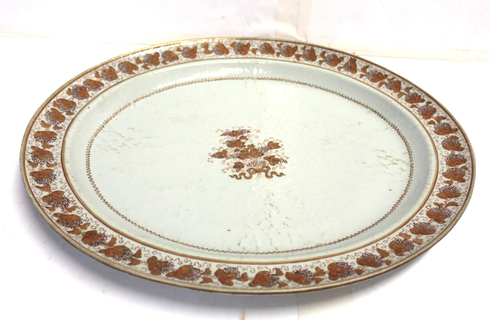 Circa 1780-1810 Chinese Export Porcelain Platter - 2