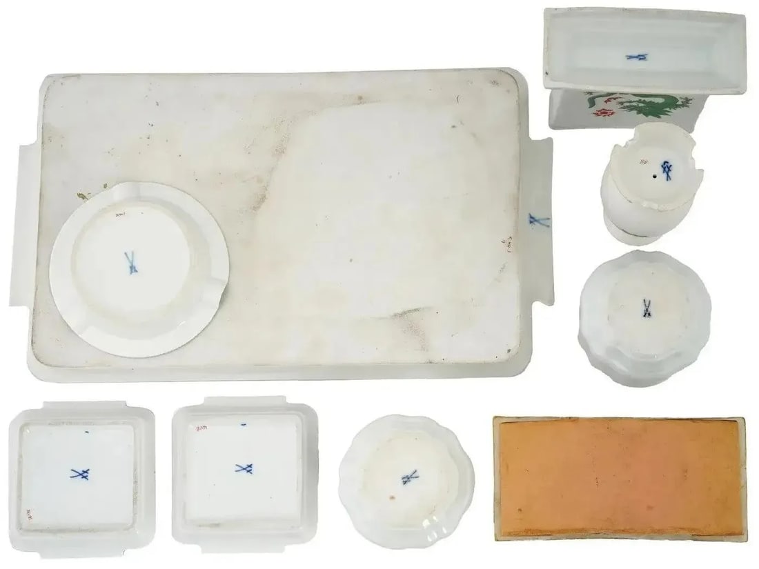 Mid 20th Century Meissen Porzellan Green Ming Dragon Porcelain Writing Set - 9 Pieces - 6