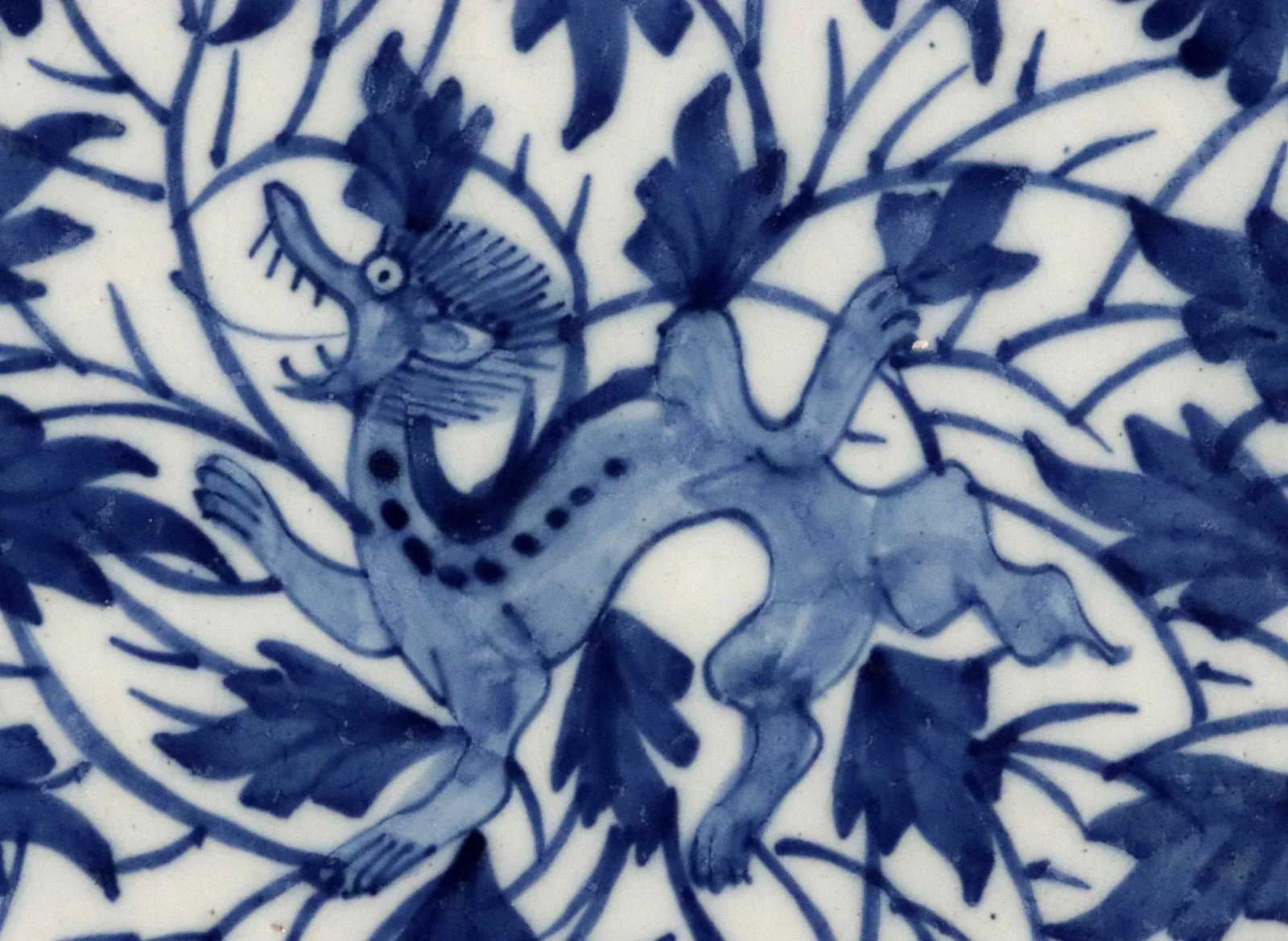 Dutch Delft Large Dish With Chinoiserie Dragon Design - 3