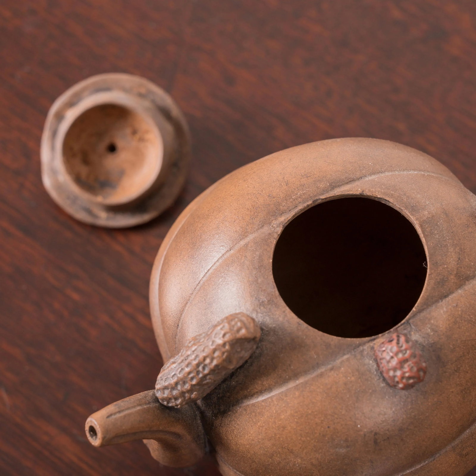 Yixing 'Hundred-Fruit' Teapot - 9