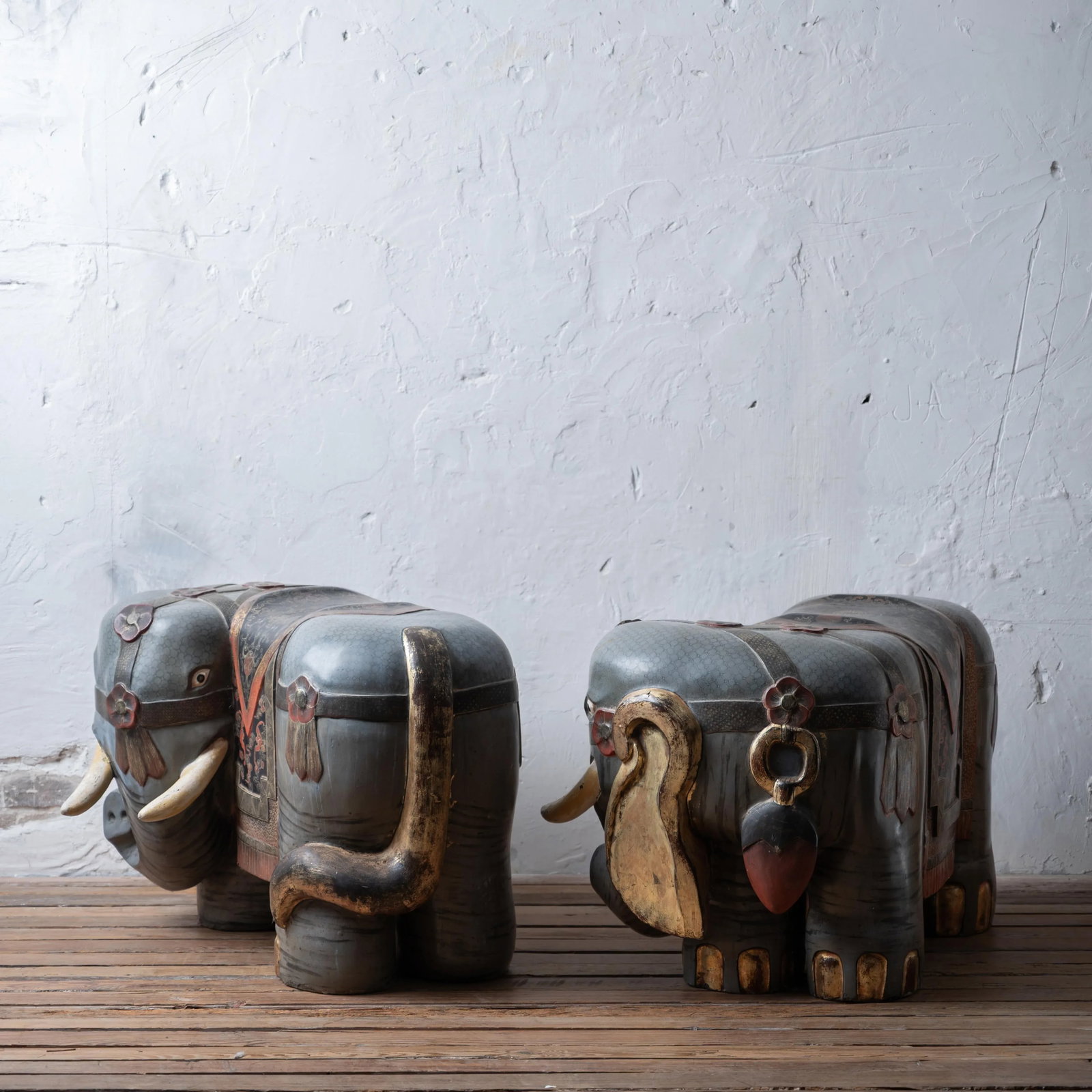 A Pair of Chinese Export Elephant Garden Stools - 5