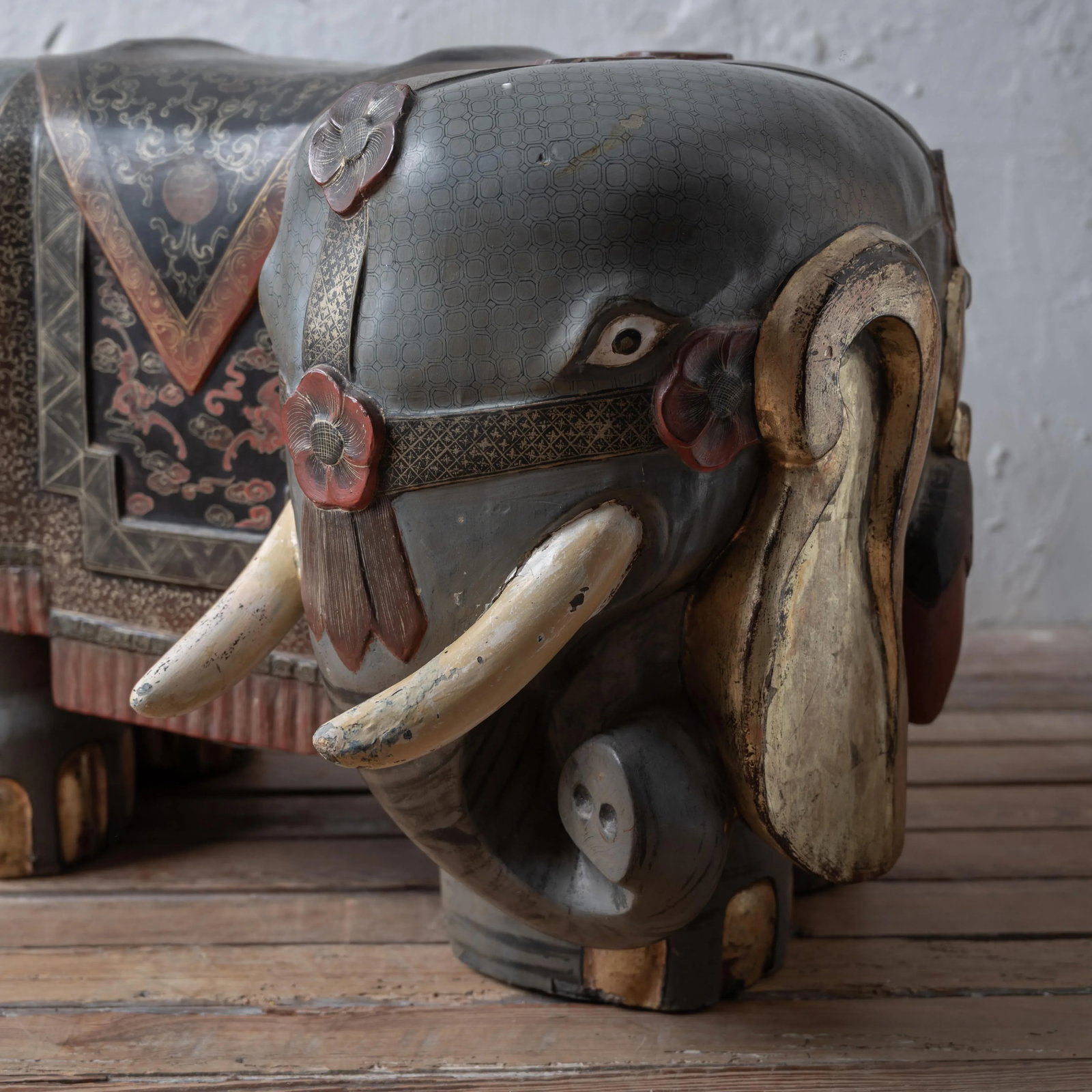 A Pair of Chinese Export Elephant Garden Stools - 9