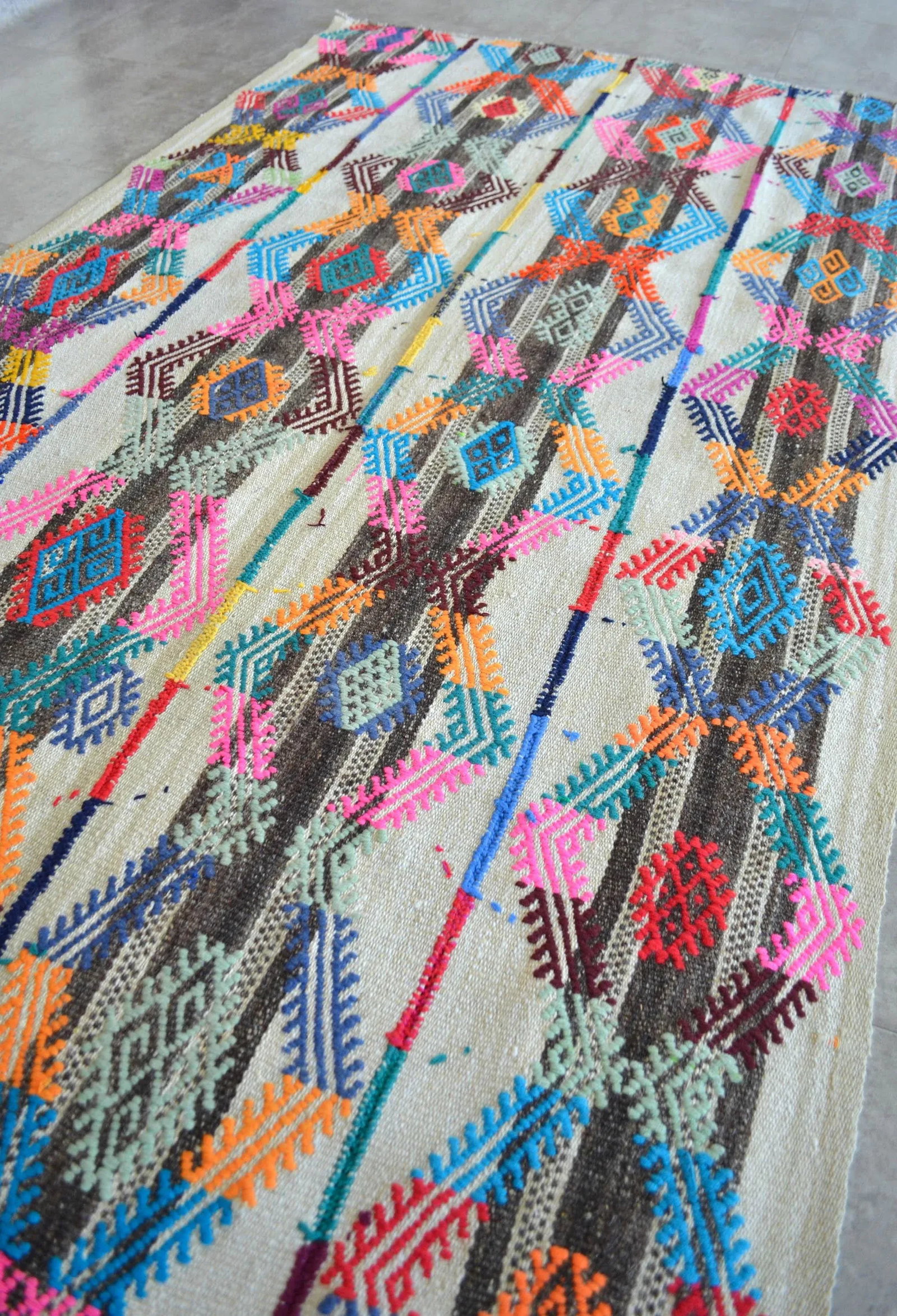 Vintage Rug Hand Woven Colorful Anatolian Kurdish Kilim Rug - 4'6" X 8'2" - 4