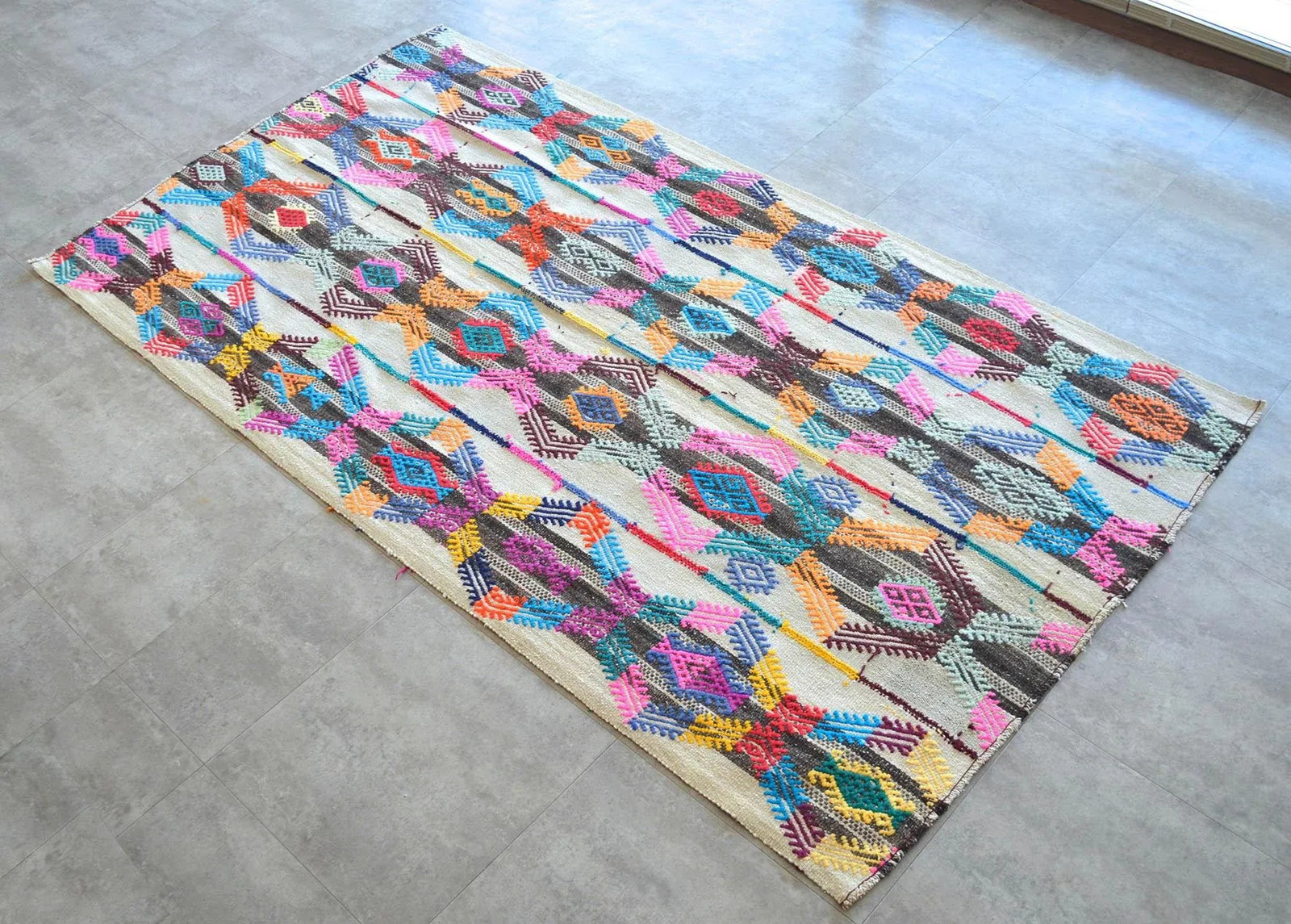 Vintage Rug Hand Woven Colorful Anatolian Kurdish Kilim Rug - 4'6" X 8'2" - 9