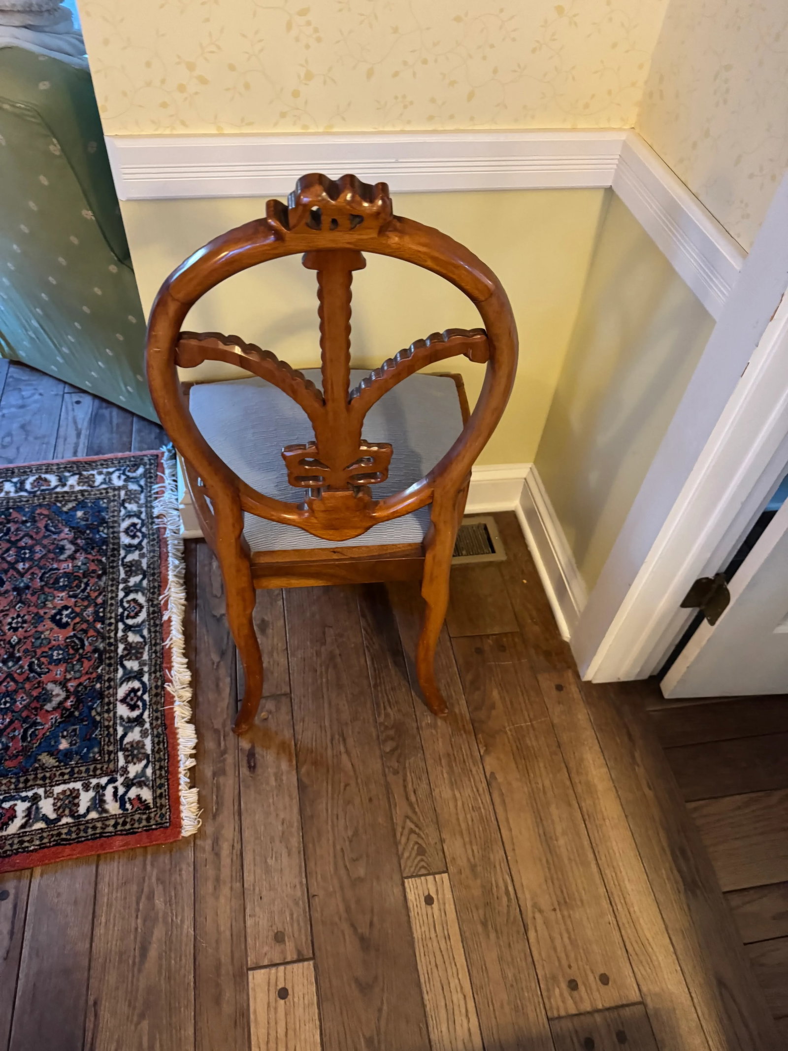 Antique English Mahogany Dining Table & 14 Chairs, Expands to Seat 14 - 6