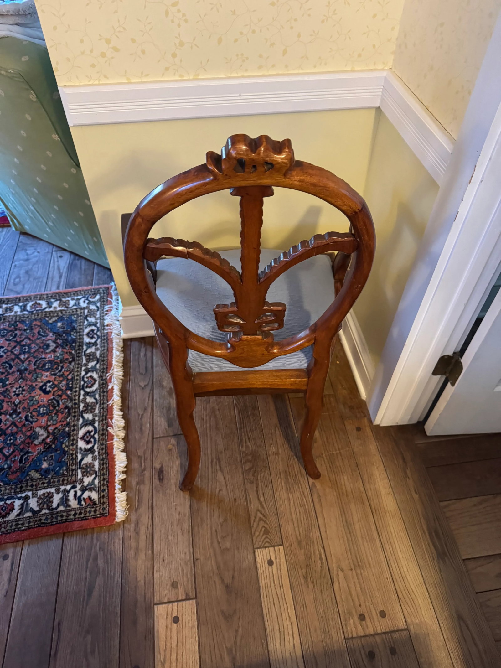 Antique English Mahogany Dining Table & 14 Chairs, Expands to Seat 14 - 8