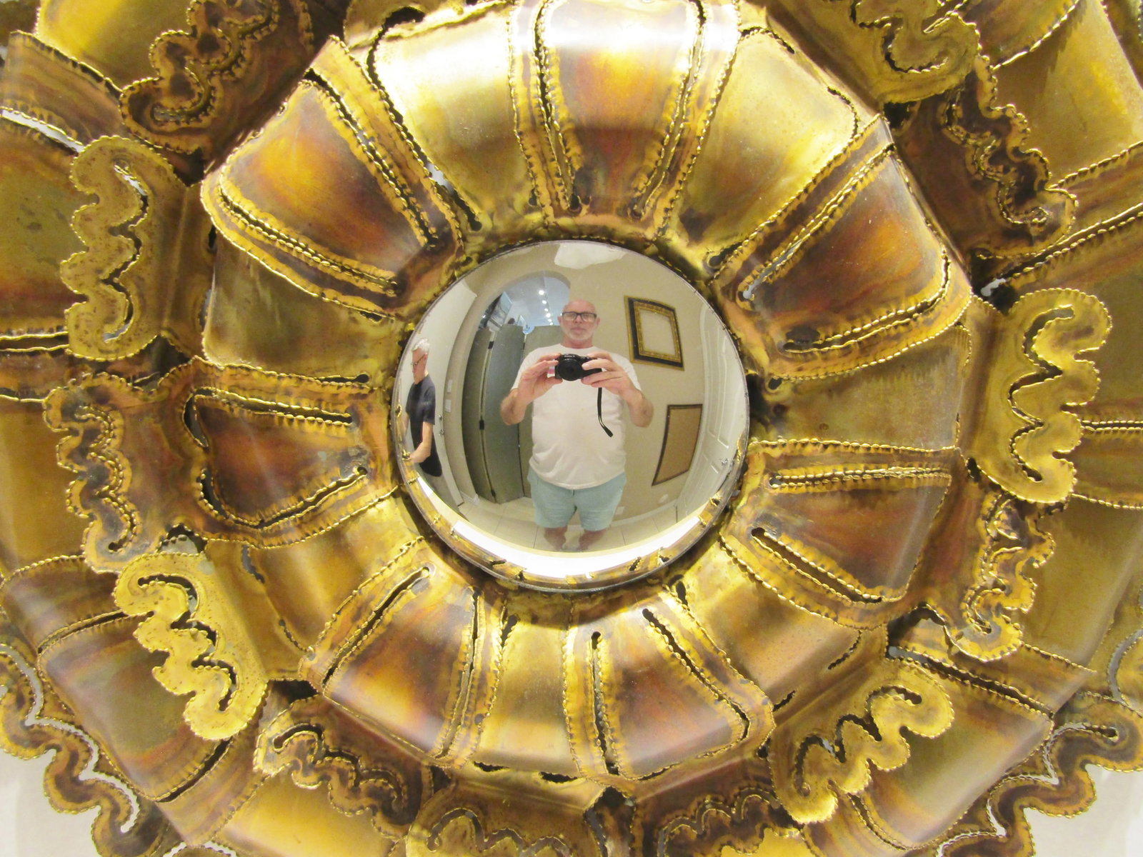 MCM Brutalist Torch Cut Brass Tom Greene Style Convex Round Wall Mirror C 1970s - 3