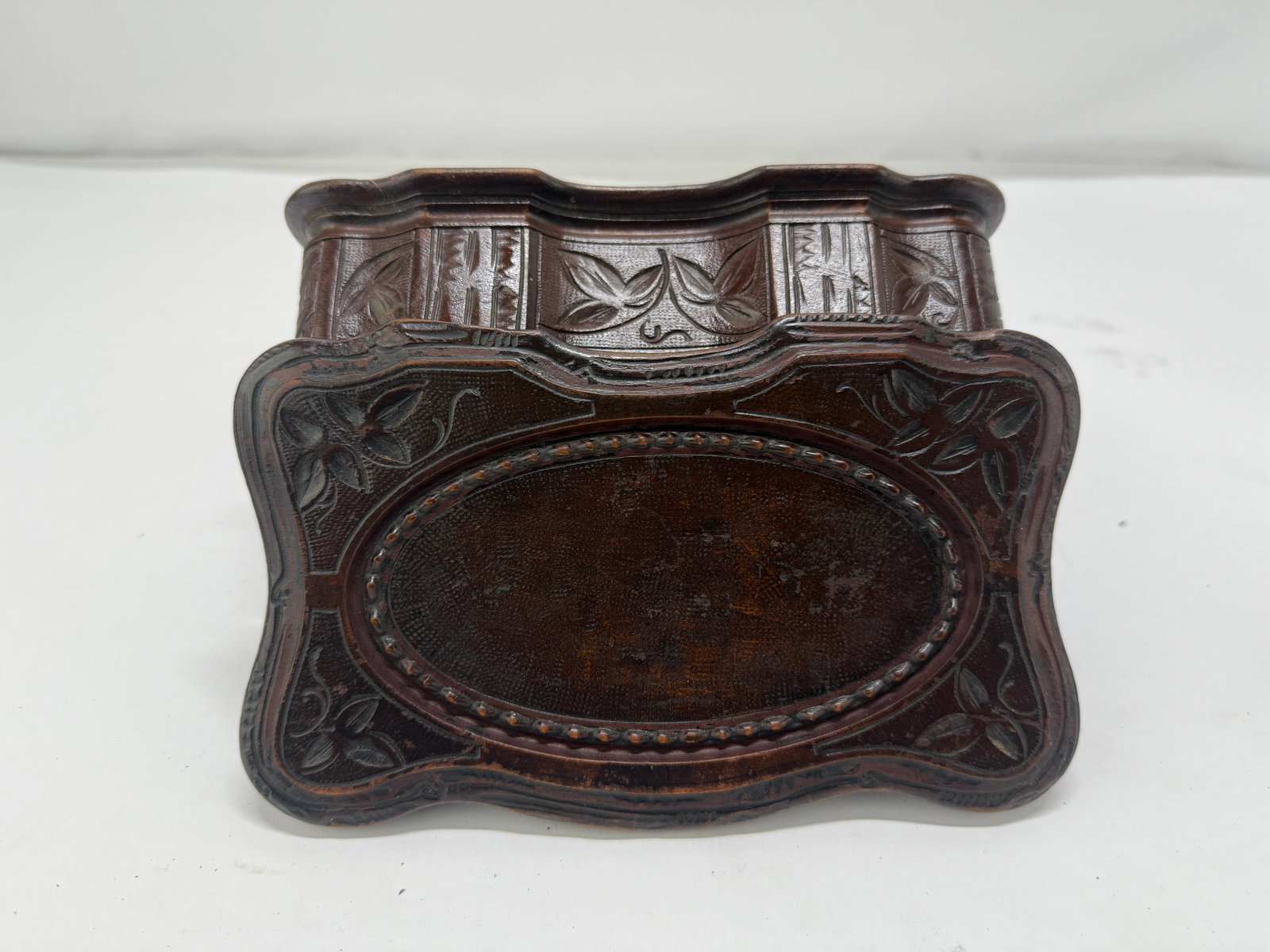 Mid-19th Century Carved Walnut Jewelry or Trinket Box, Likely Black Forest - 5