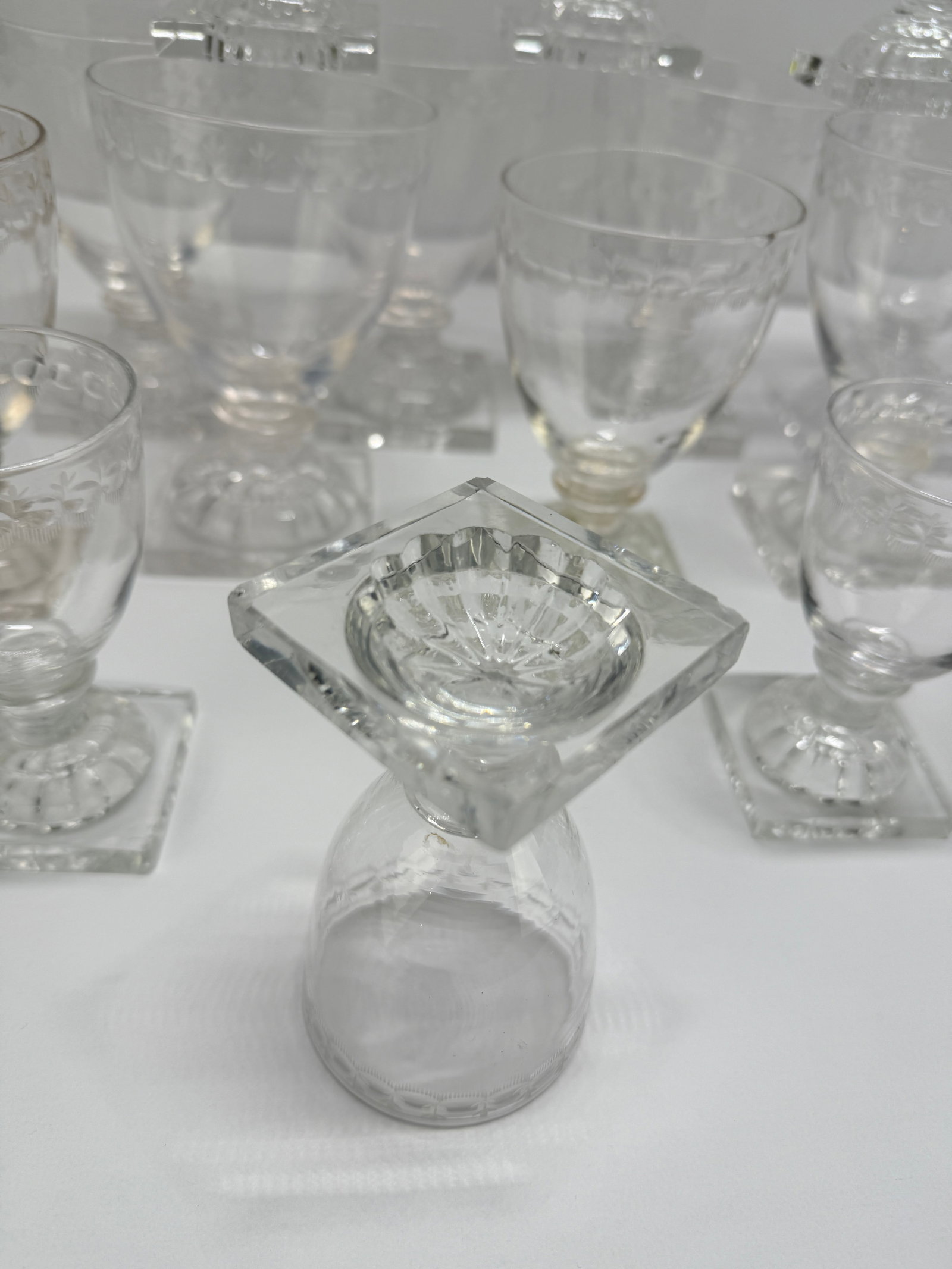 Set of Seventeen Lemon Squeezer–Foot Etched Glasses, C. 1810 & William Yeoward - 3