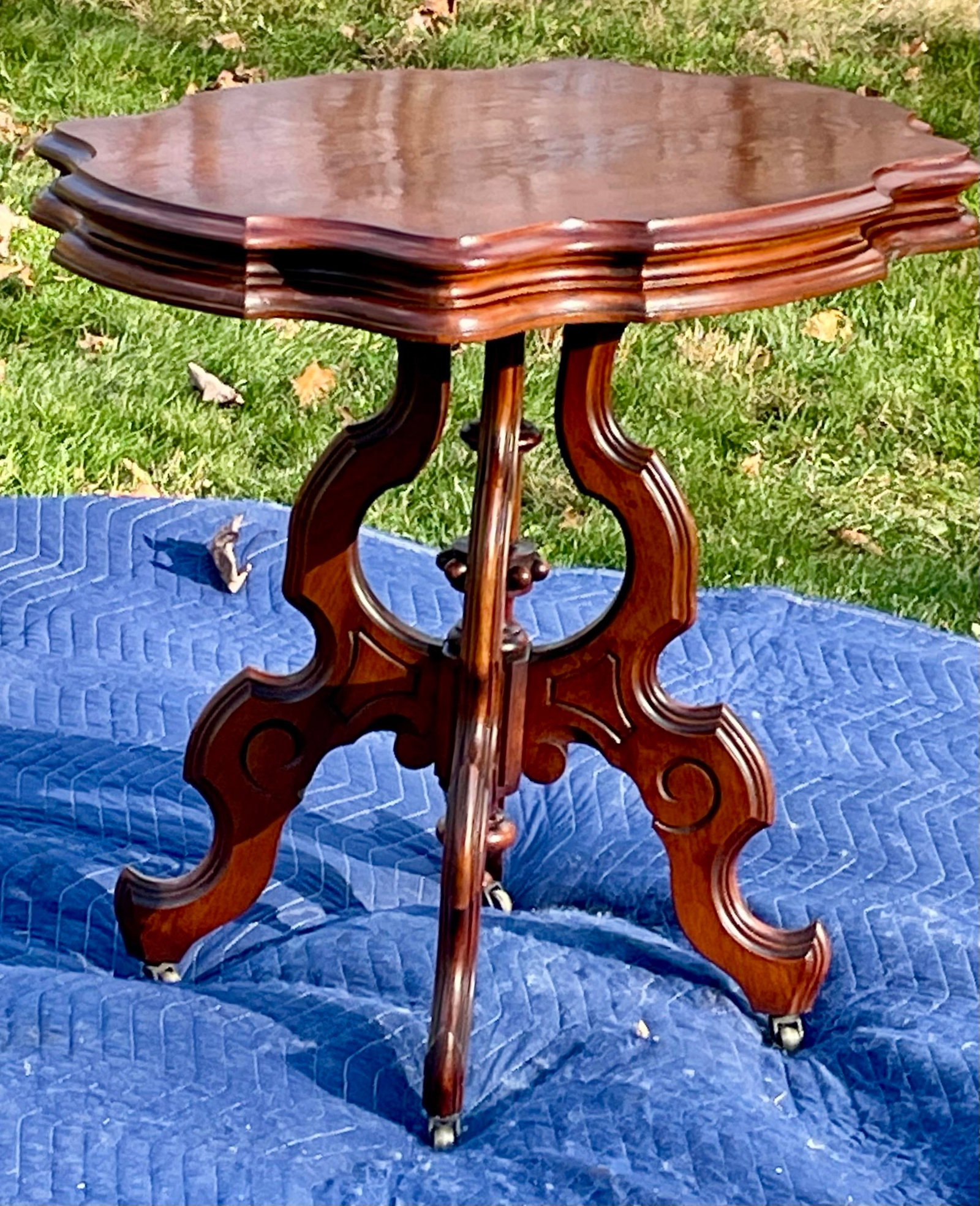 Antique Victorian Turtle Top Parlor Table - 2