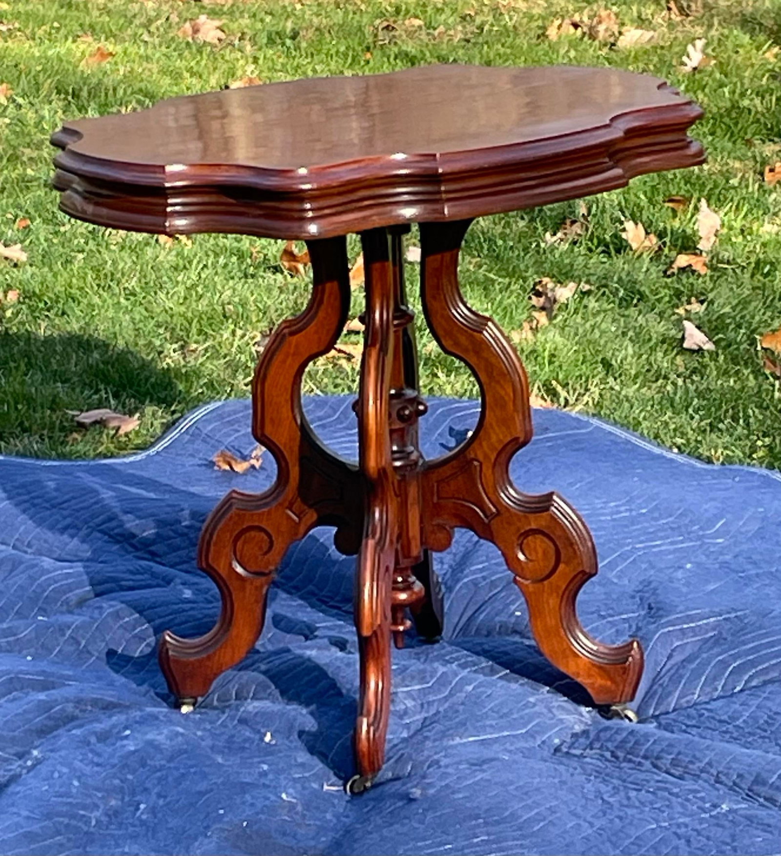 Antique Victorian Turtle Top Parlor Table - 3