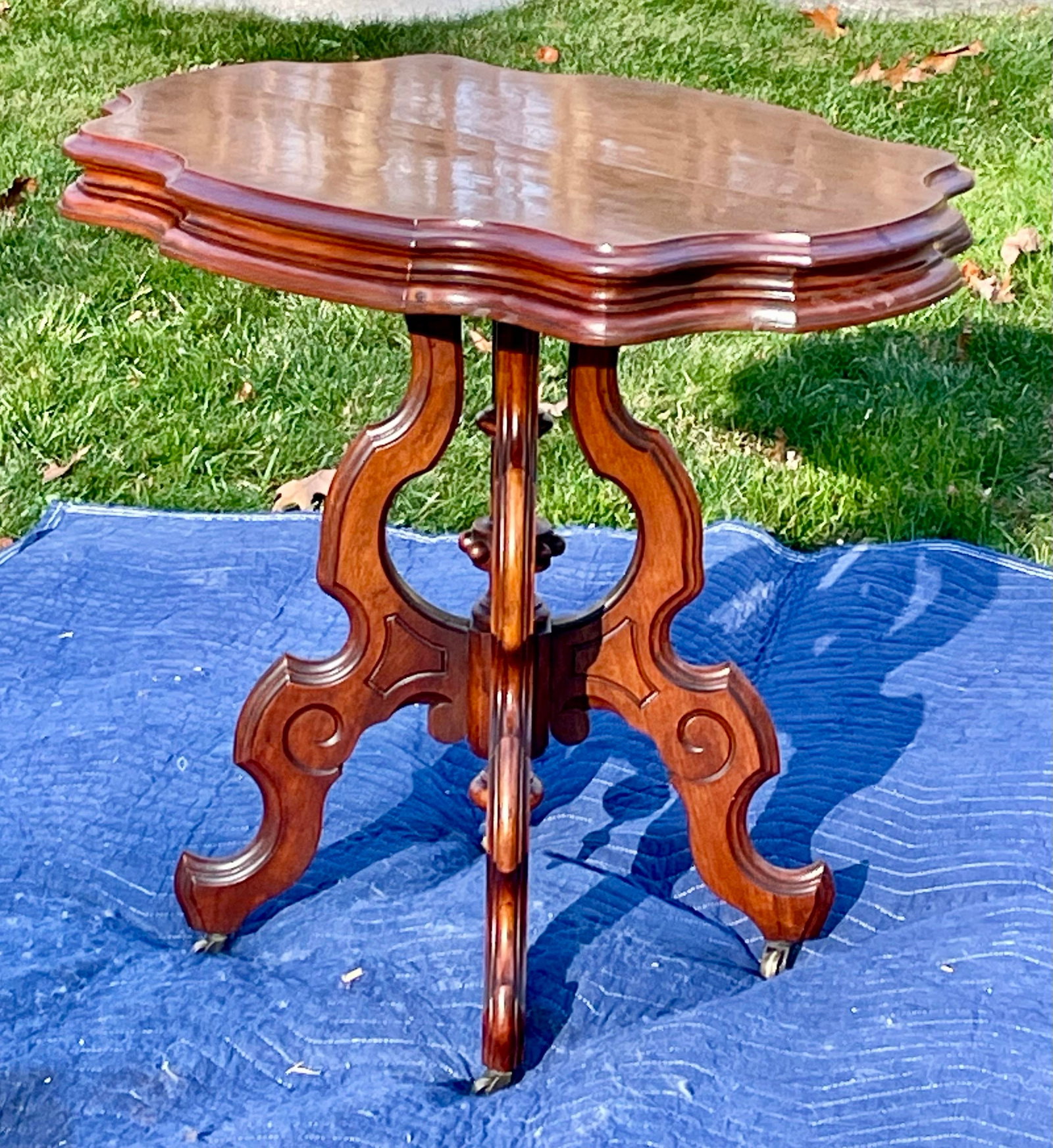 Antique Victorian Turtle Top Parlor Table - 4