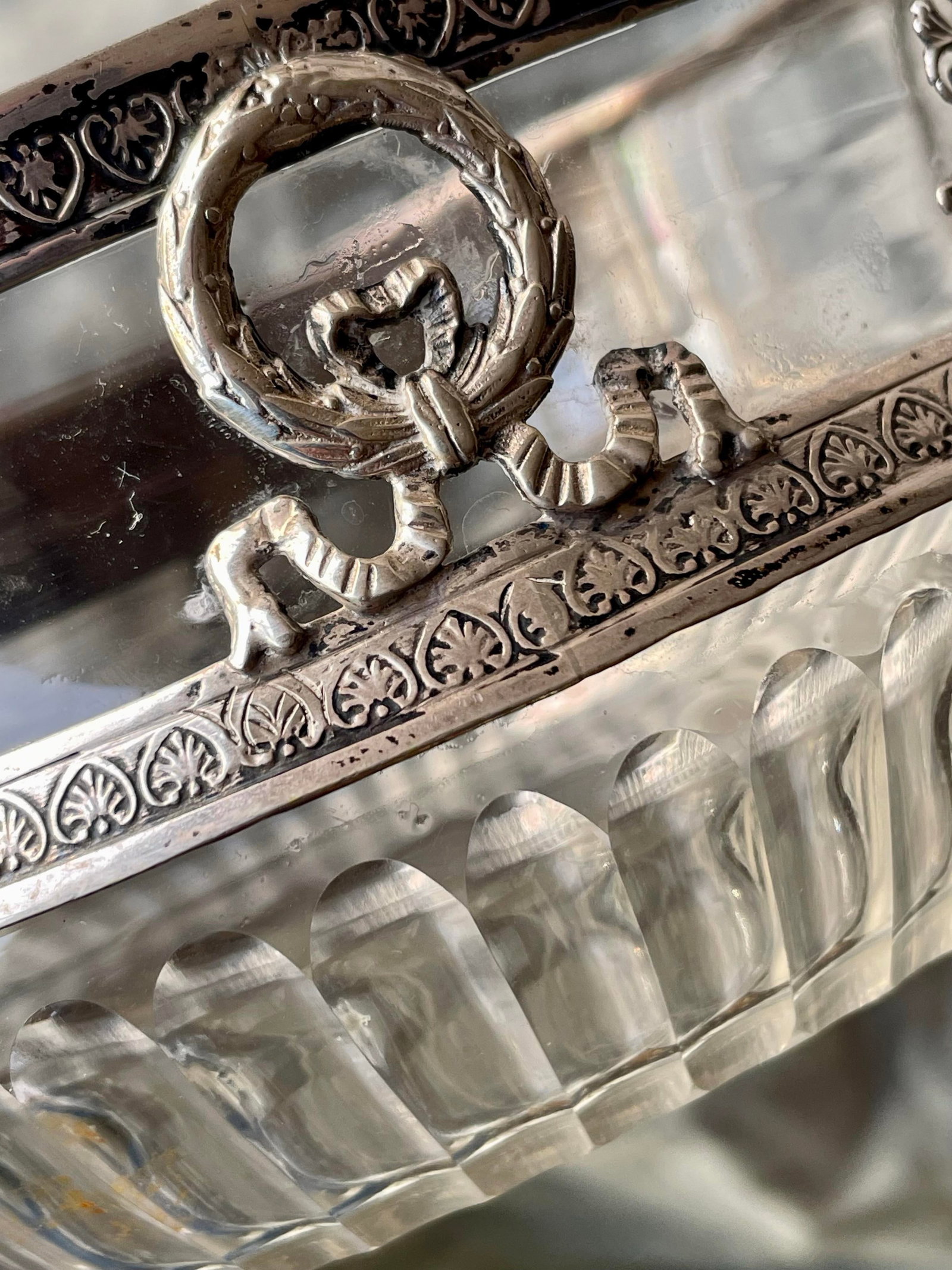 Early 20th Century Neoclassical Laurel Wreath Griffins Urn 800 Silver Decorated Rimmed Glass Bowl - 7