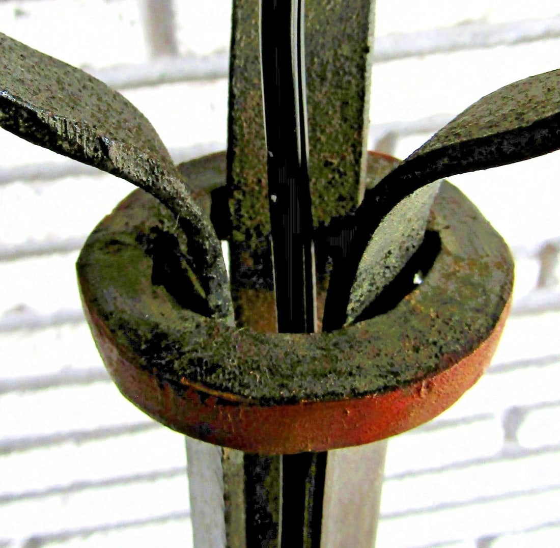 1920s French Art Deco Wrought Iron Scrollwork and Leaves Tripod Floor Lamp and Shade - 10