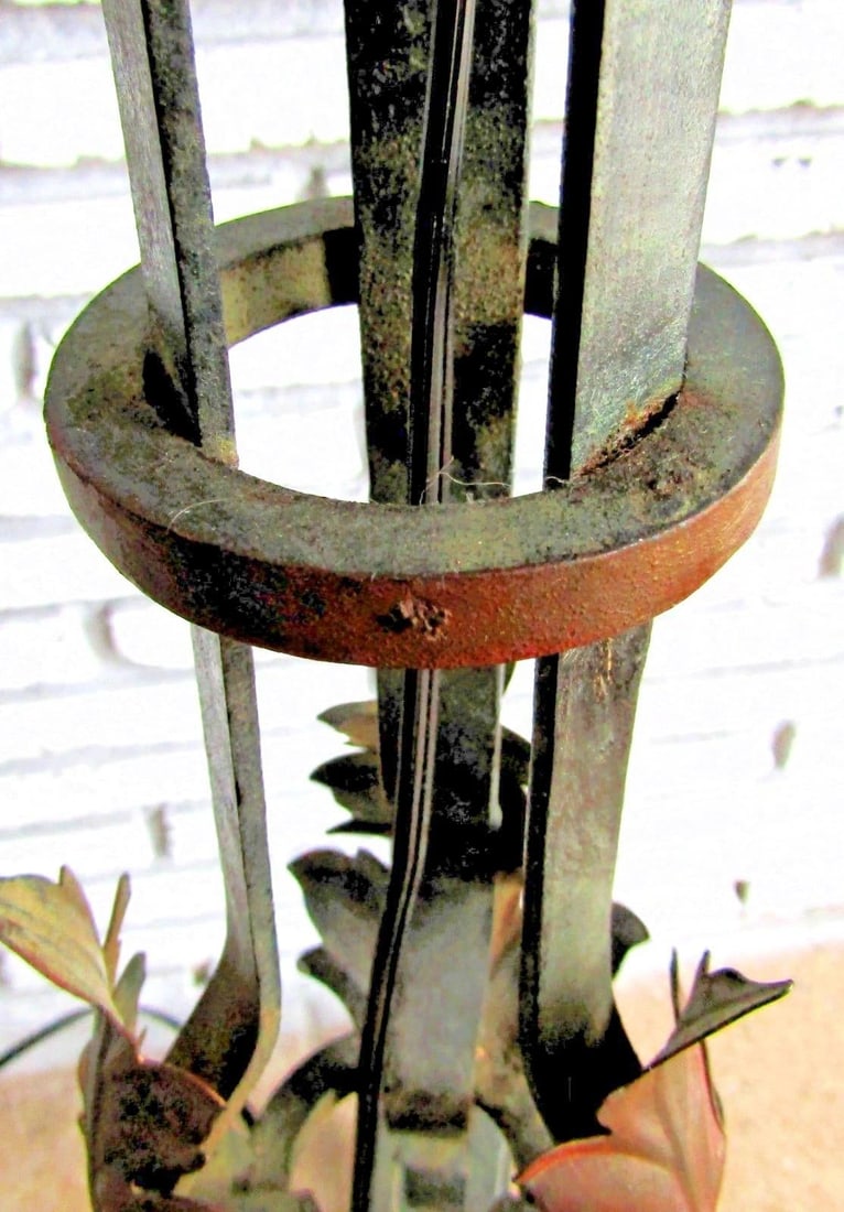 1920s French Art Deco Wrought Iron Scrollwork and Leaves Tripod Floor Lamp and Shade - 11