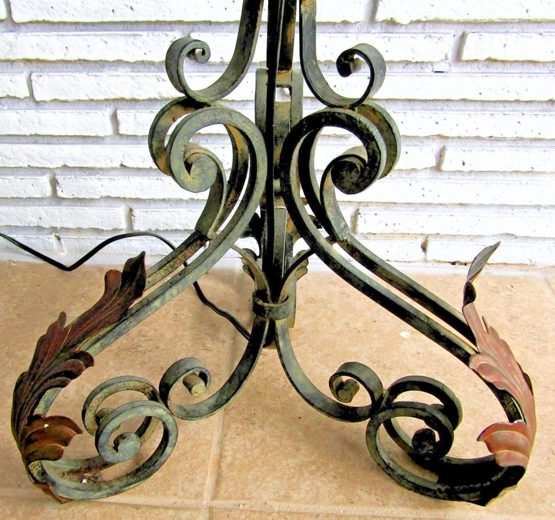 1920s French Art Deco Wrought Iron Scrollwork and Leaves Tripod Floor Lamp and Shade - 17