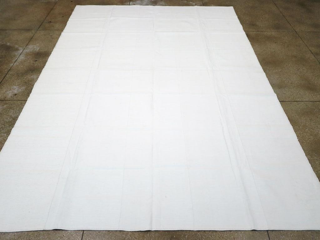 Galerie Shabab Collection Mid-20th Century Handmade Turkish Flatweave Kilim Room Size Carpet - 4