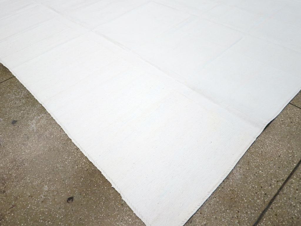 Galerie Shabab Collection Mid-20th Century Handmade Turkish Flatweave Kilim Room Size Carpet - 7