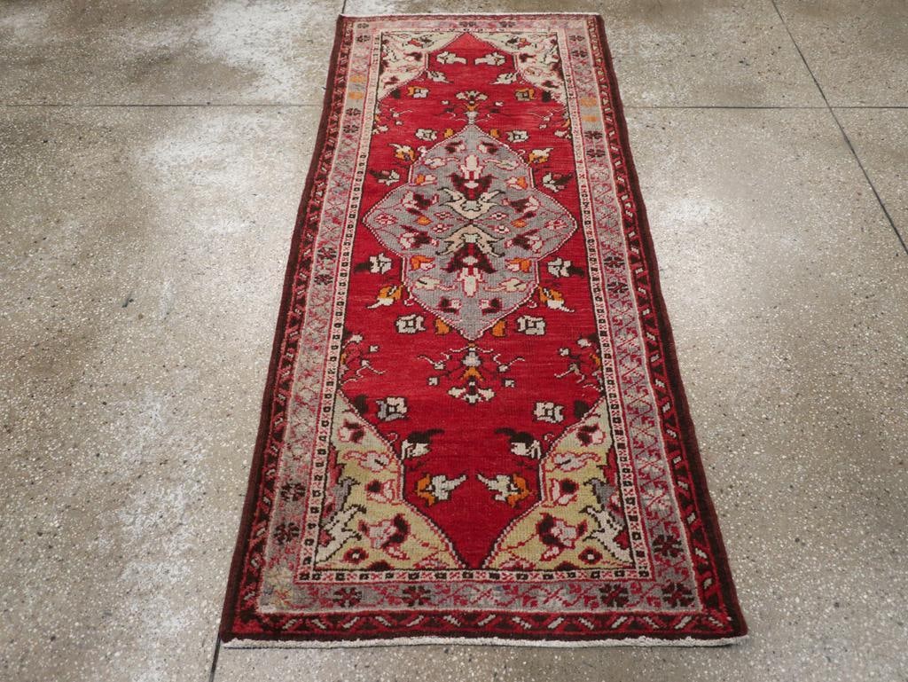 Galerie Shabab Collection Mid-20th Century Turkish Anatolian Throw Rug - 4