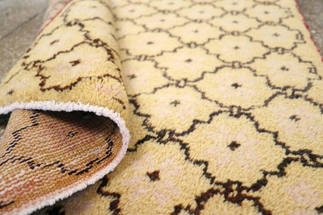 Galerie Shabab Collection Mid-20th Century Turkish Anatolian Throw Rug - 6