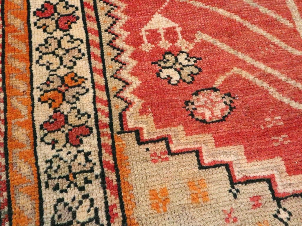 Galerie Shabab Collection Mid-20th Century Turkish Anatolian Throw Rug - 3