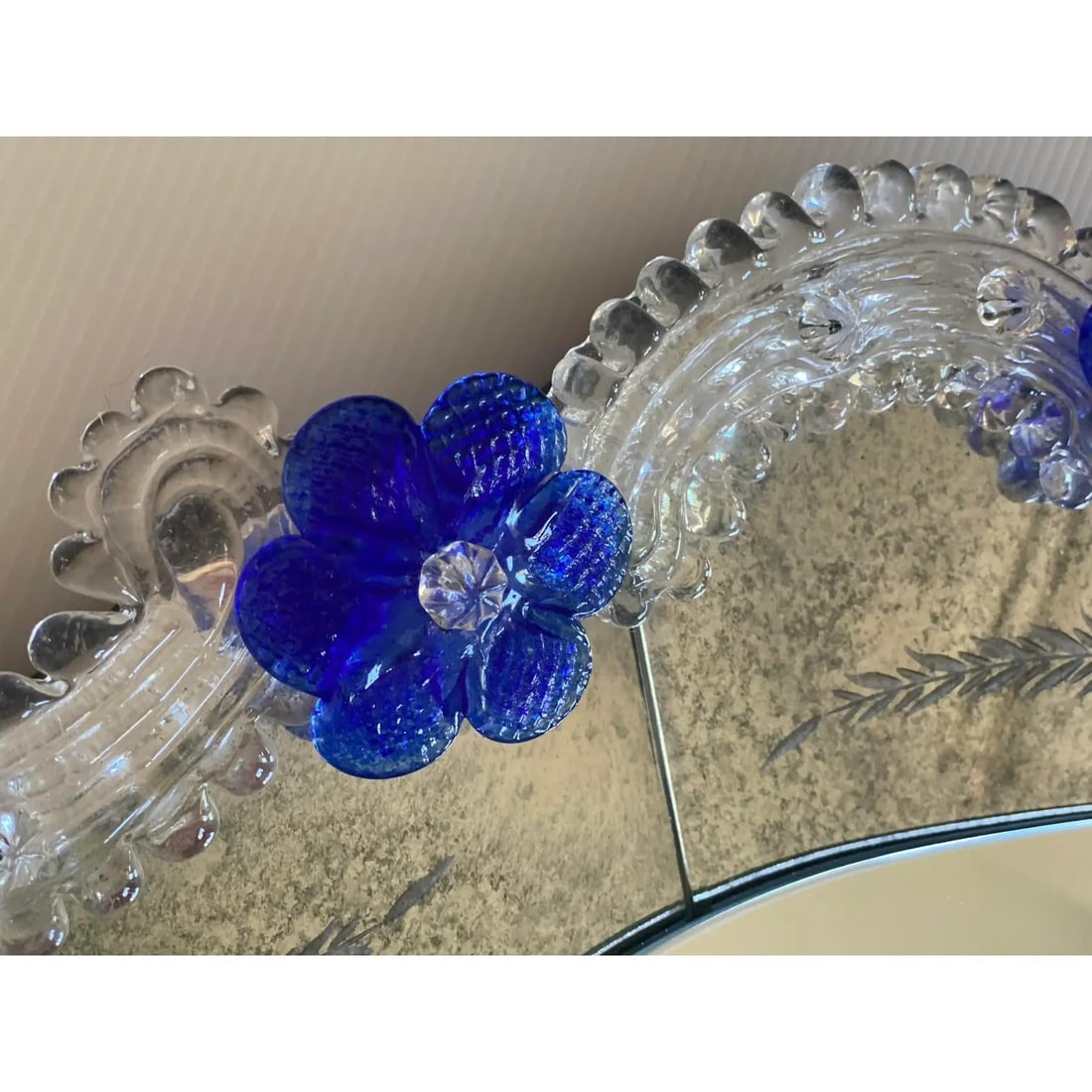 Hand-Carved Venetian Oval Mirror in Murano Glass Style, Early 21st Century - 11