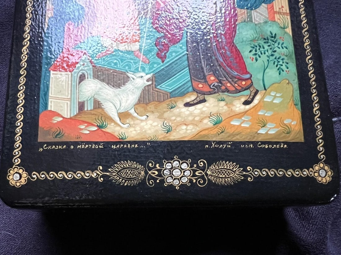 Lacquered Box Snow-White Fairy Tale, Signed - 11