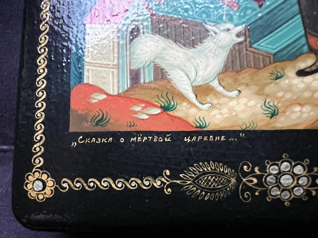 Lacquered Box Snow-White Fairy Tale, Signed - 2