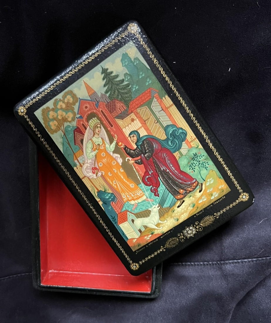 Lacquered Box Snow-White Fairy Tale, Signed - 6