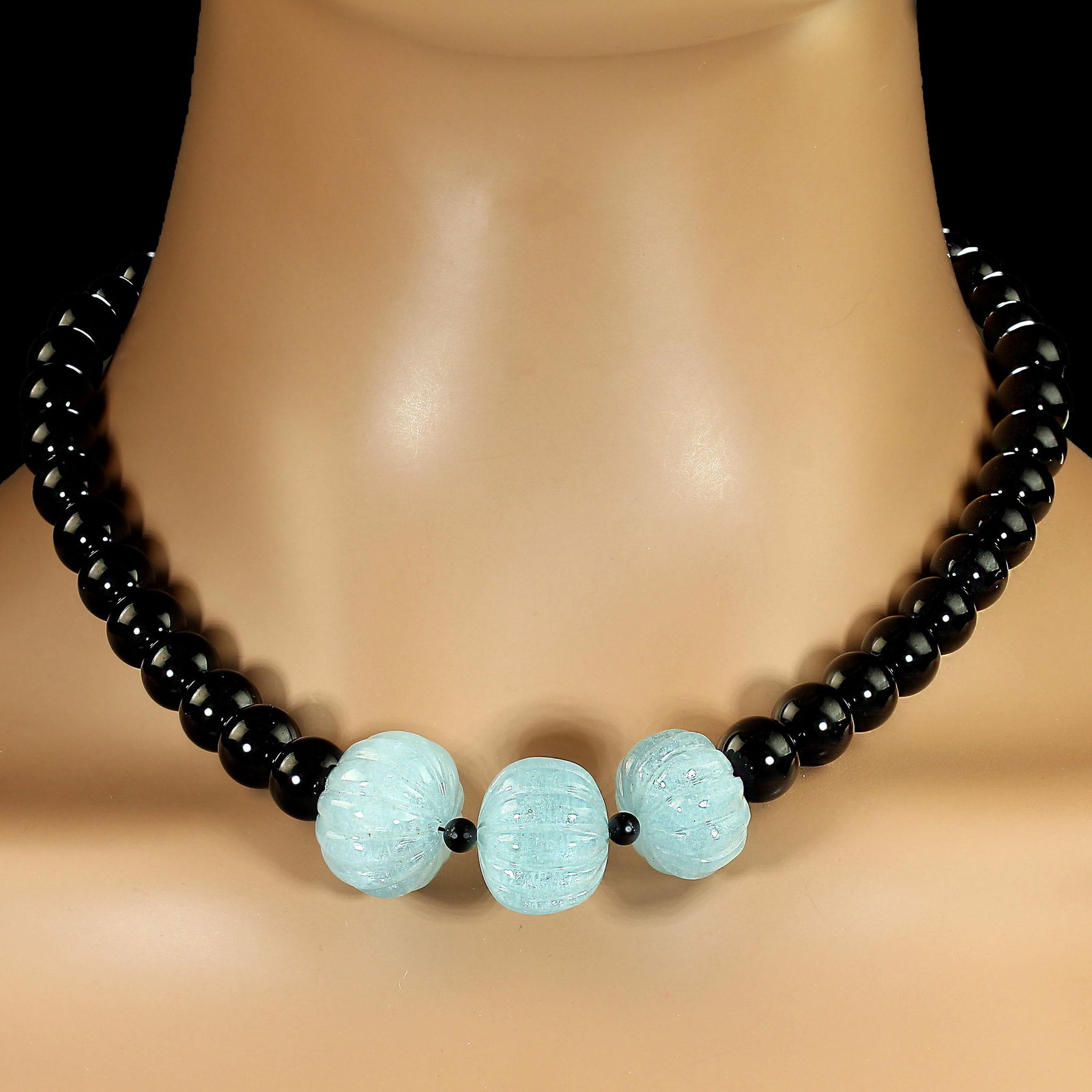 Ajd 18 Inch Elegant Black Onyx Necklace With Hand Carved Aquamarine Accents - 5