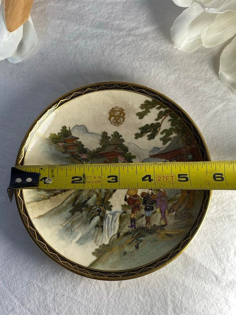 Antique Meiji Period Satsuma Gilt Landscape Plate, Signed KÅten Workshop, Circa 1890 - 9