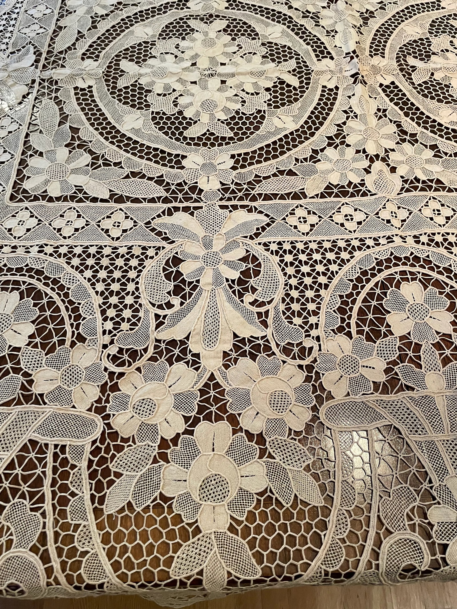 Vintage French Lace Tablecloth - 7