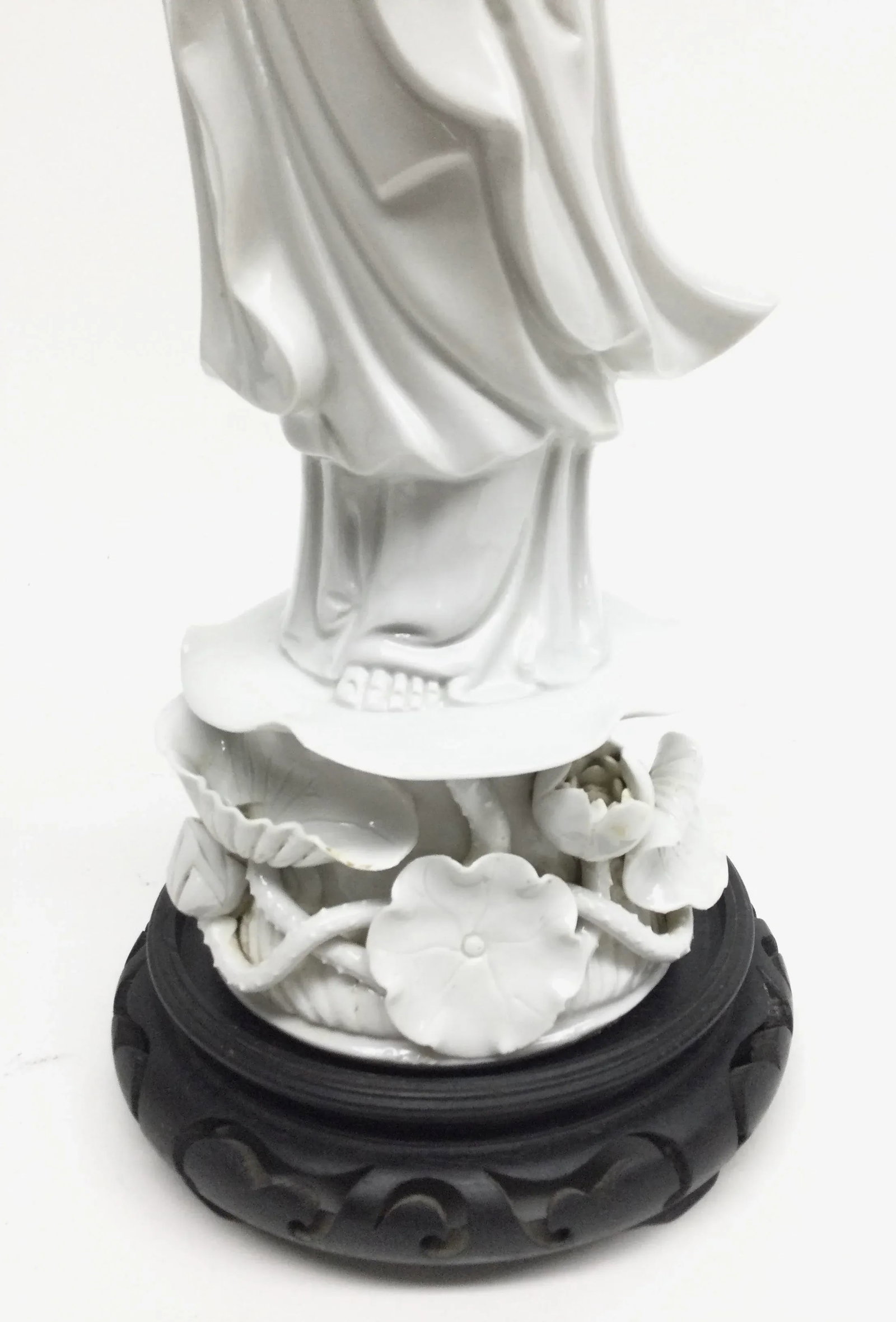 Vintage Chinese White Porcelain Guanyin - 3