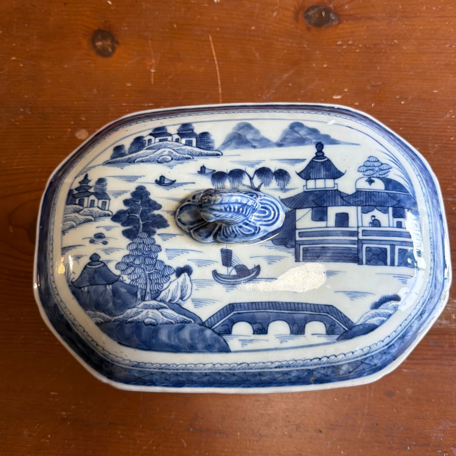 Antique Chinese Export Canton Porcelain Soup Tureen, Circa 1830's - 7