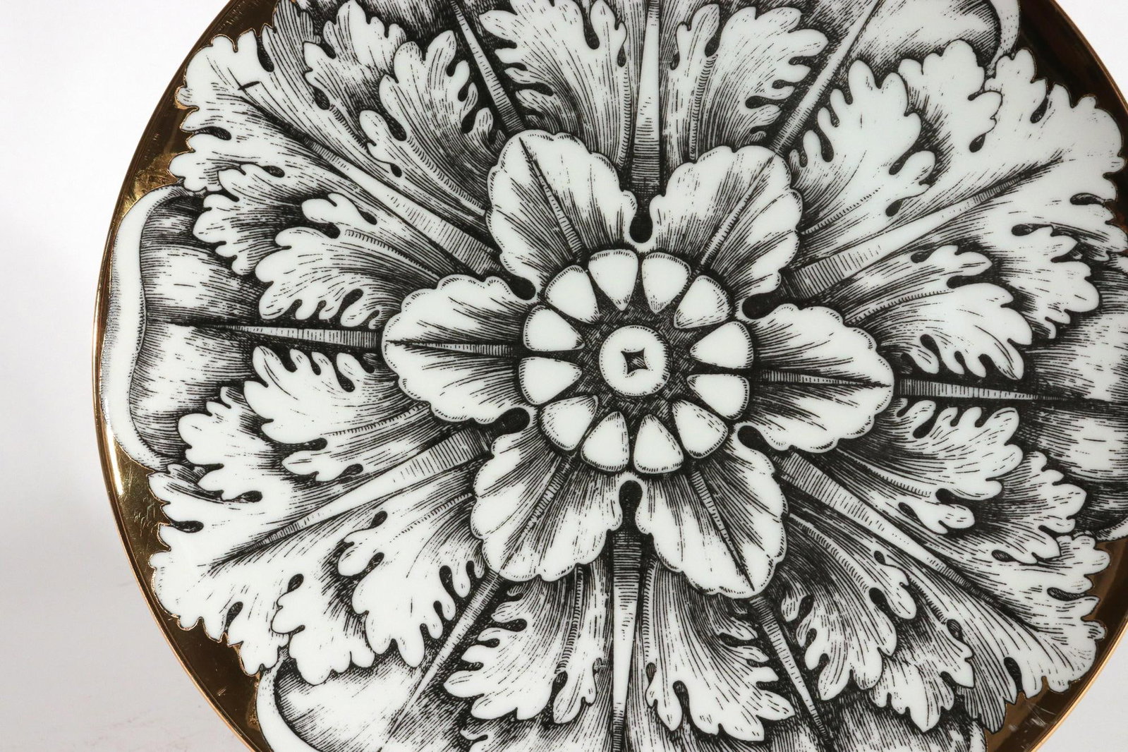 Rosoni Pattern Piero Fornasetti Porcelain Plates, a Numbered Set of Six - 17