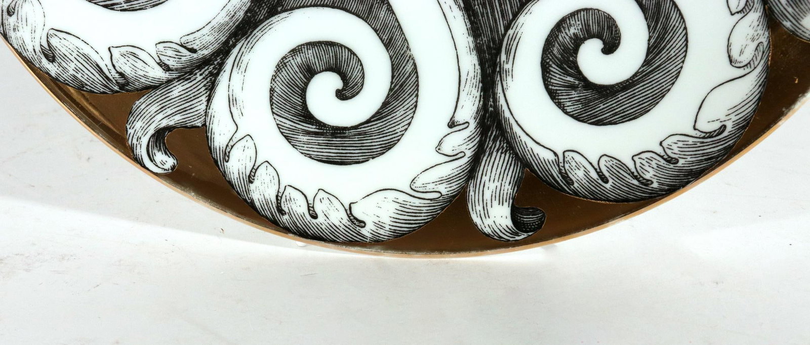 Rosoni Pattern Piero Fornasetti Porcelain Plates, a Numbered Set of Six - 8