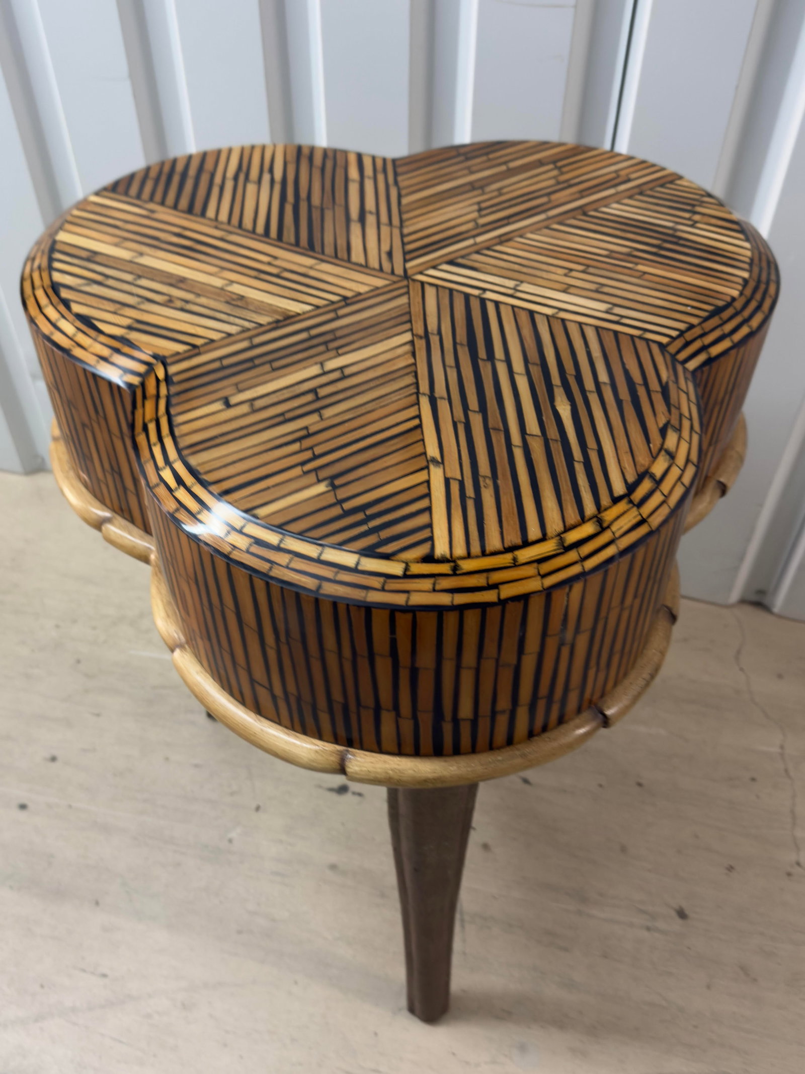 1980s Attributed Maitland-Smith Tessellated Pencil Reed Trefoil Side Table - 2