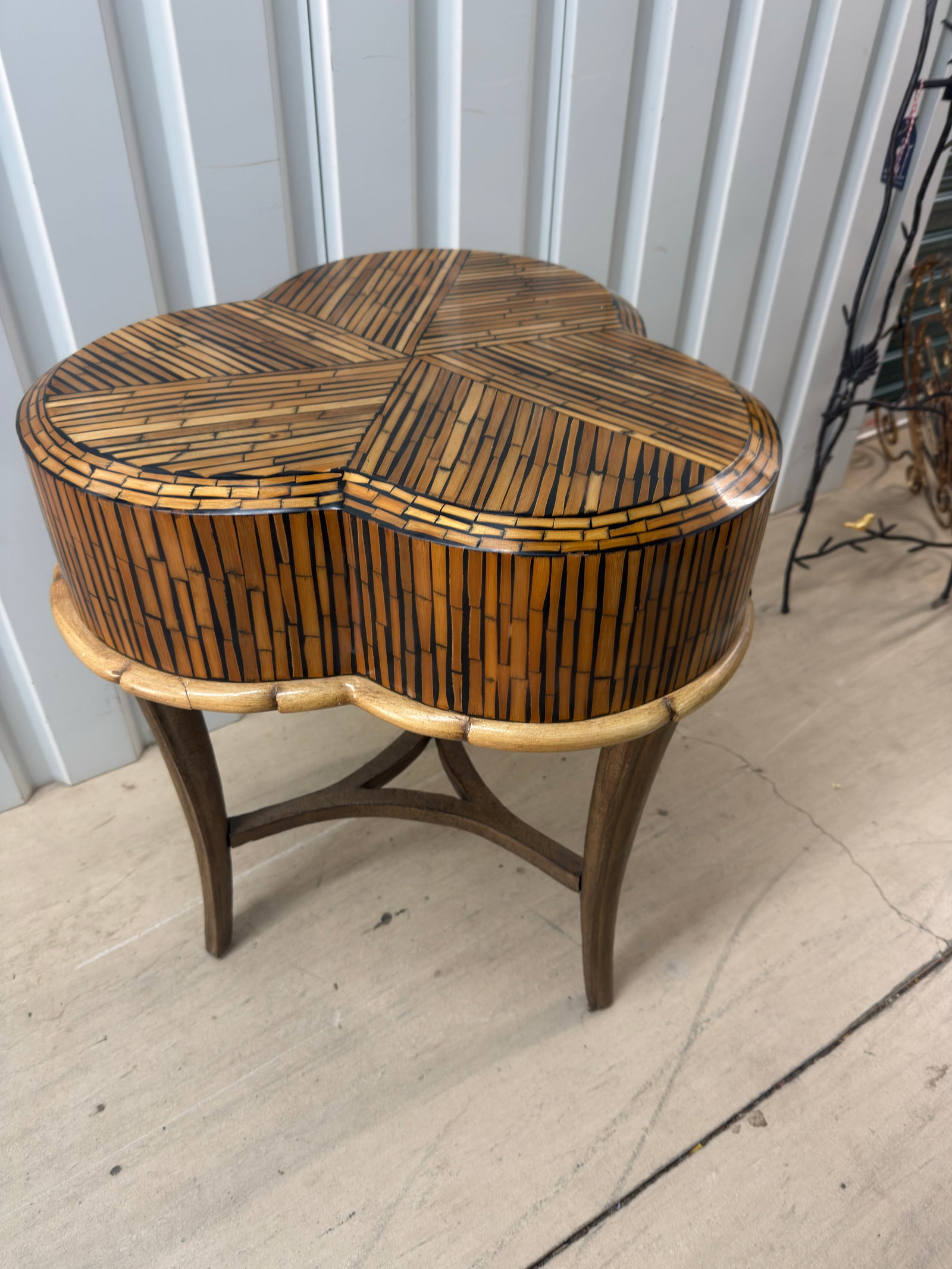 1980s Attributed Maitland-Smith Tessellated Pencil Reed Trefoil Side Table - 5