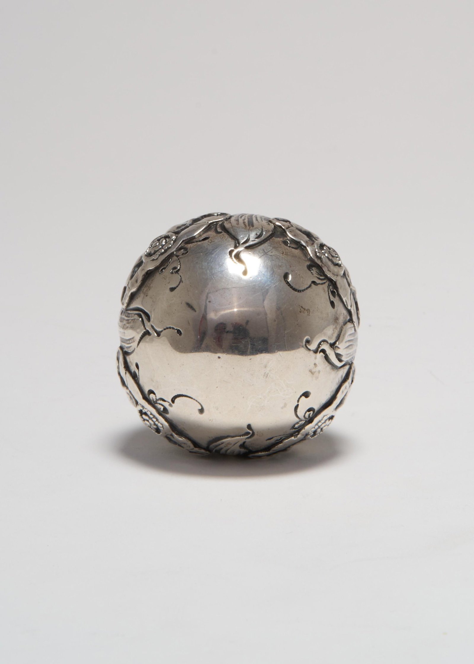 Early 20th Century Art Nouveau Cut Glass Ships Decanter With a Sterling Silver Mounted Stopper, Theo - 9
