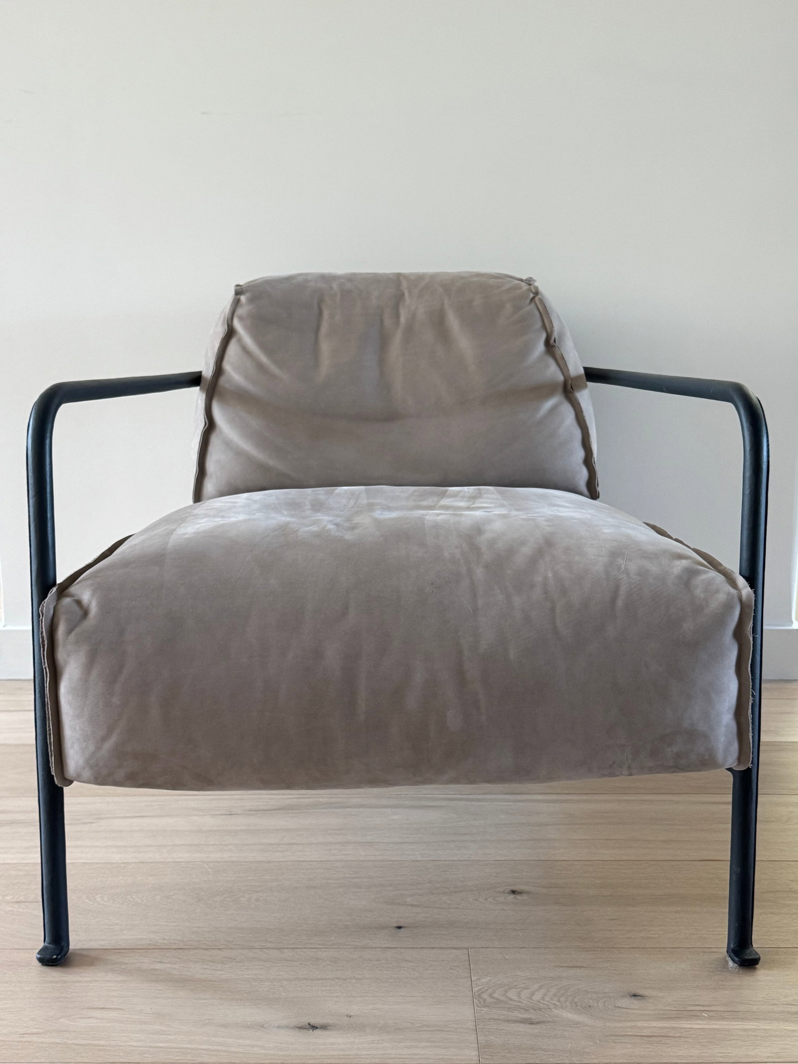 Pair of Baxter "Bruxelles" Armchairs by Paola Navone in Grey Suede & Anthracite Leather - 3