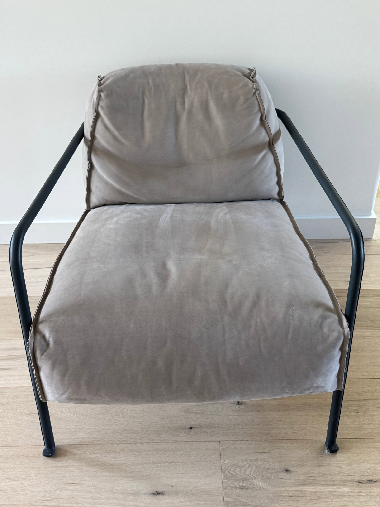 Pair of Baxter "Bruxelles" Armchairs by Paola Navone in Grey Suede & Anthracite Leather - 4